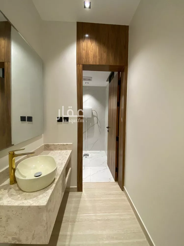 Floor for Sale in Riyadh Okaz 14