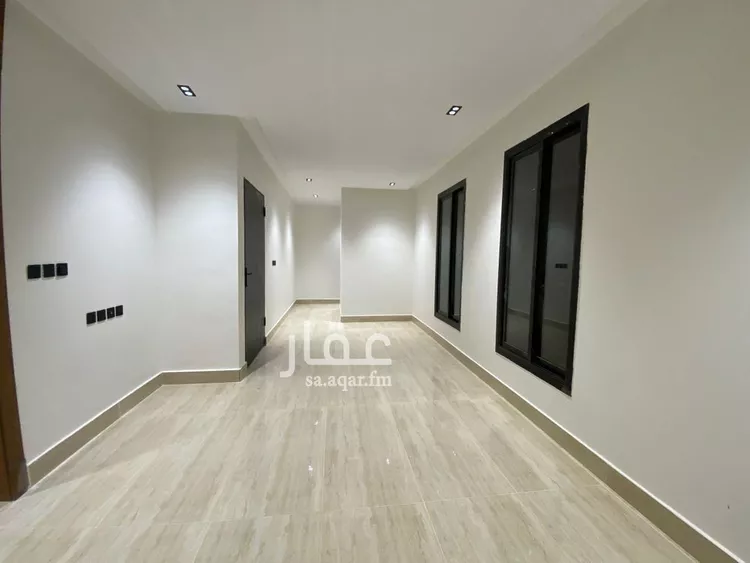 Floor for Sale in Riyadh Okaz 7