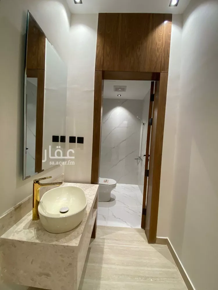 Floor for Sale in Riyadh Okaz 7