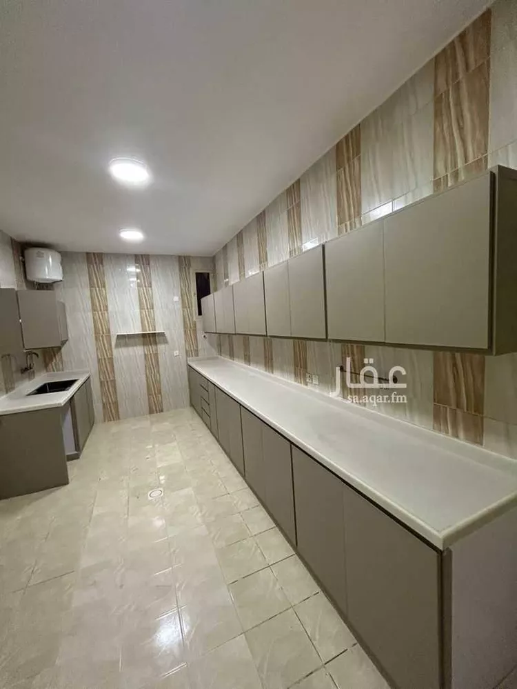 شقة للإيجار في شارع عبدالله ابن عامر ابن انيس, حي الظرفة, مدينة خميس مشيط, منطقة عسير صورة 2