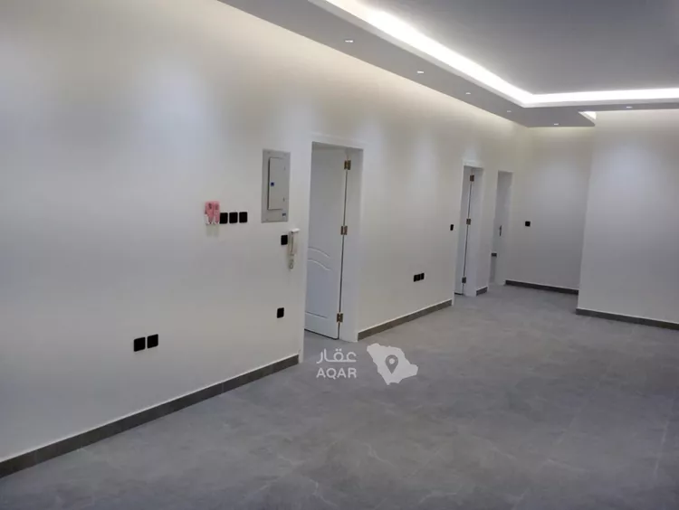 Floor for Rent in Riyadh Al Malqa 8