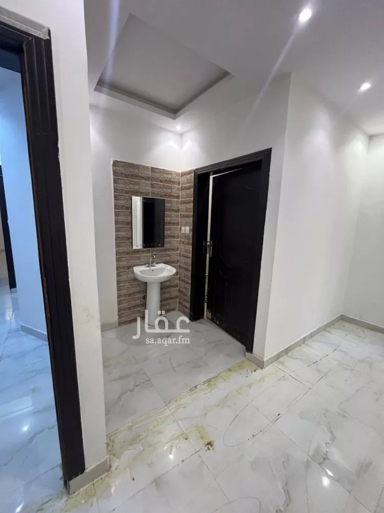 فيلا للإيجار في شارع أحمد بن محمد العتابي, حي الرمال, مدينة الرياض, منطقة الرياض