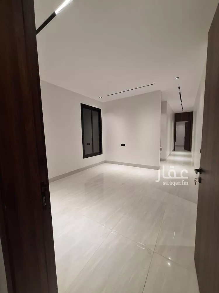 Floor for Sale in Riyadh Al Janadriyah 6