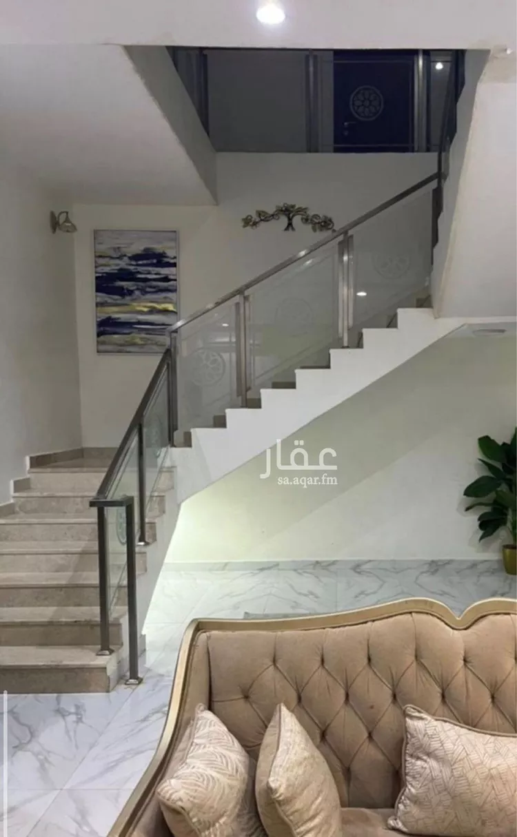 فيلا للبيع في شارع حسن سعيد المخرج, حي المعيزيلة, مدينة الرياض, منطقة الرياض صورة 4