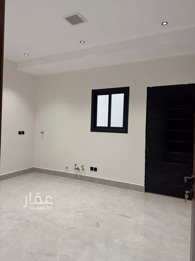 دور للبيع في شارع المعيزليه, حي المعيزيلة, مدينة الرياض, منطقة الرياض صورة 3