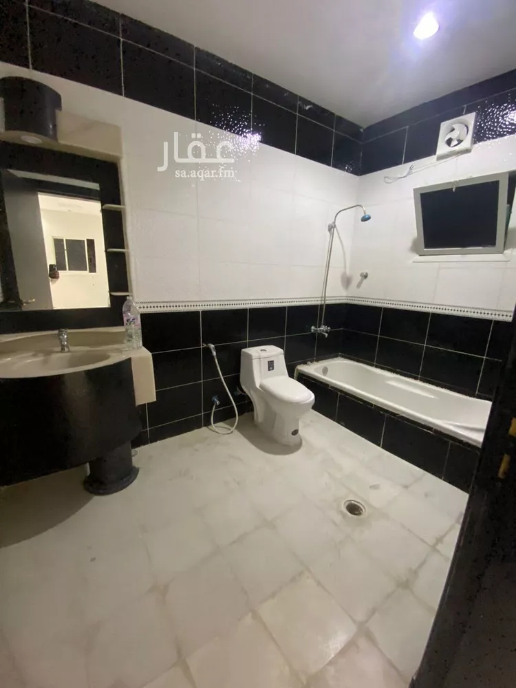 فيلا للإيجار في شارع حسن حسني عبدالوهاب, حي الرمال, مدينة الرياض, منطقة الرياض صورة 3