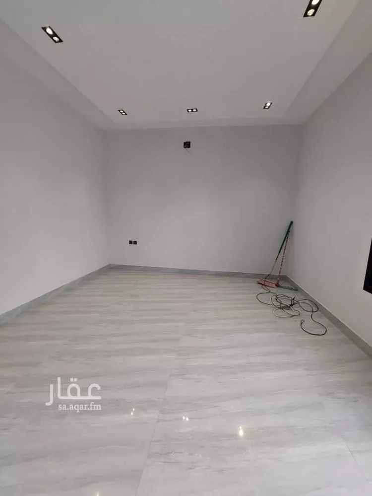 دور للبيع في شارع الامام البخاري, حي بدر, مدينة الرياض, منطقة الرياض صورة 3