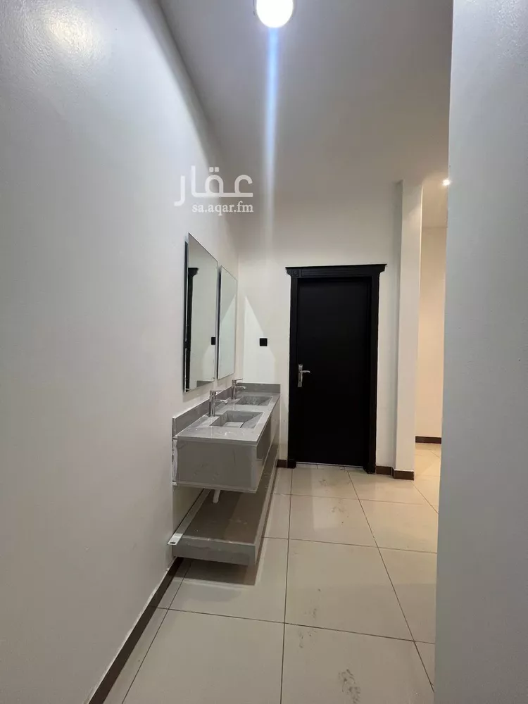 فيلا للبيع في شارع احمد بن سعد الاصبهاني, حي الرمال, مدينة الرياض, منطقة الرياض صورة 3