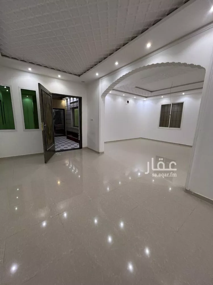فيلا للإيجار في شارع ابي العباس الحميري, حي الرمال, مدينة الرياض, منطقة الرياض صورة 2