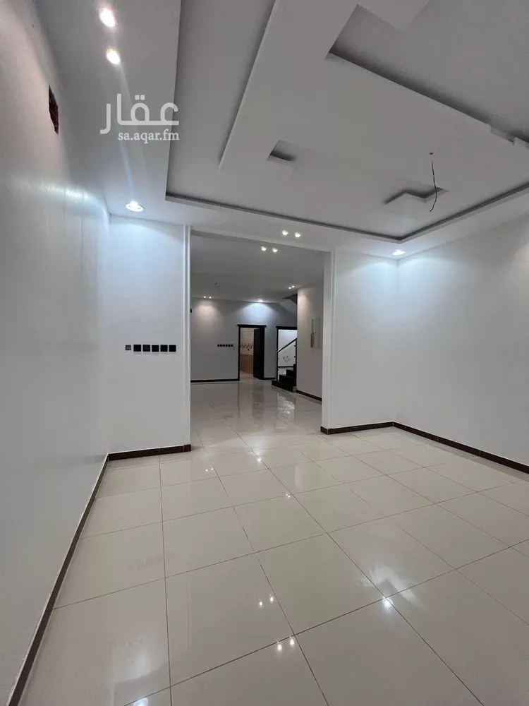 فيلا للبيع في شارع احمد بن سعد الاصبهاني, حي الرمال, مدينة الرياض, منطقة الرياض صورة 4