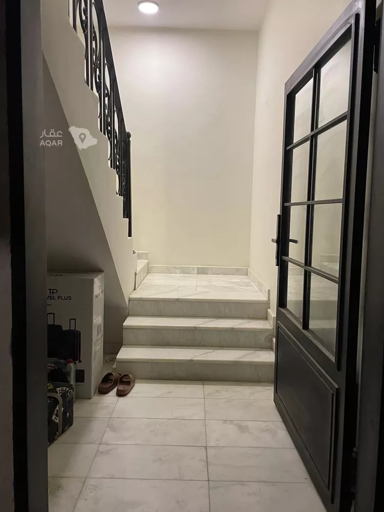 Floor for Rent in Riyadh Az Zahrah 3