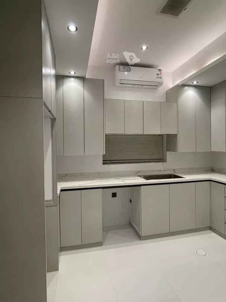 Floor for Rent in Riyadh Az Zahrah 9