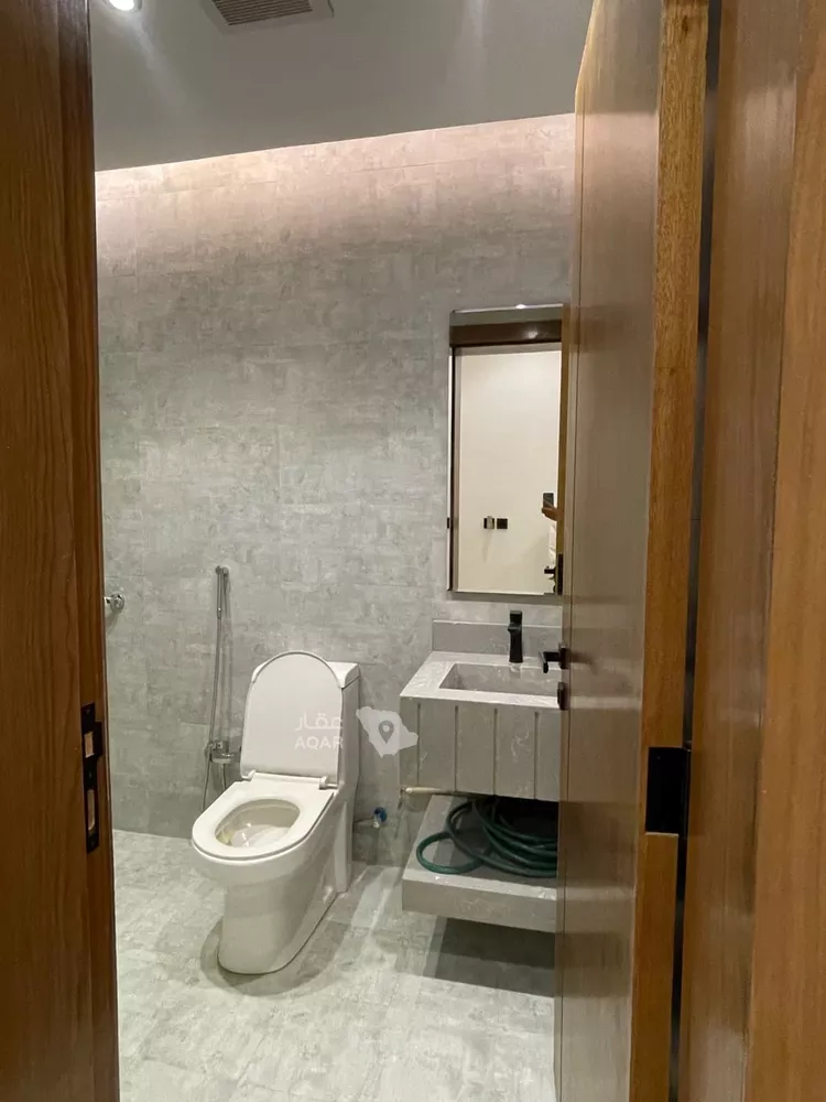 Floor for Rent in Riyadh Az Zahrah 8