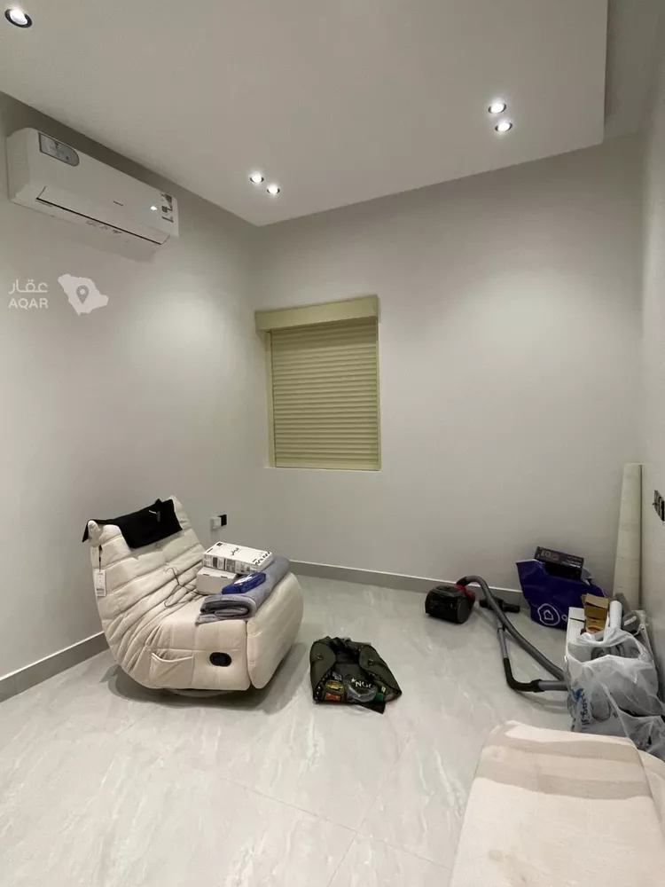 Floor for Rent in Riyadh Az Zahrah 11