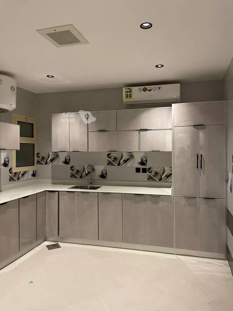 Floor for Sale in Riyadh An Narjis 6