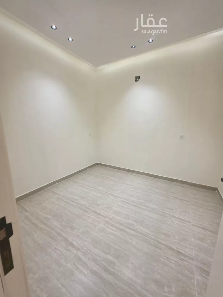 دور للبيع في شارع جبل الدخان, حي بدر, مدينة الرياض, منطقة الرياض صورة 4