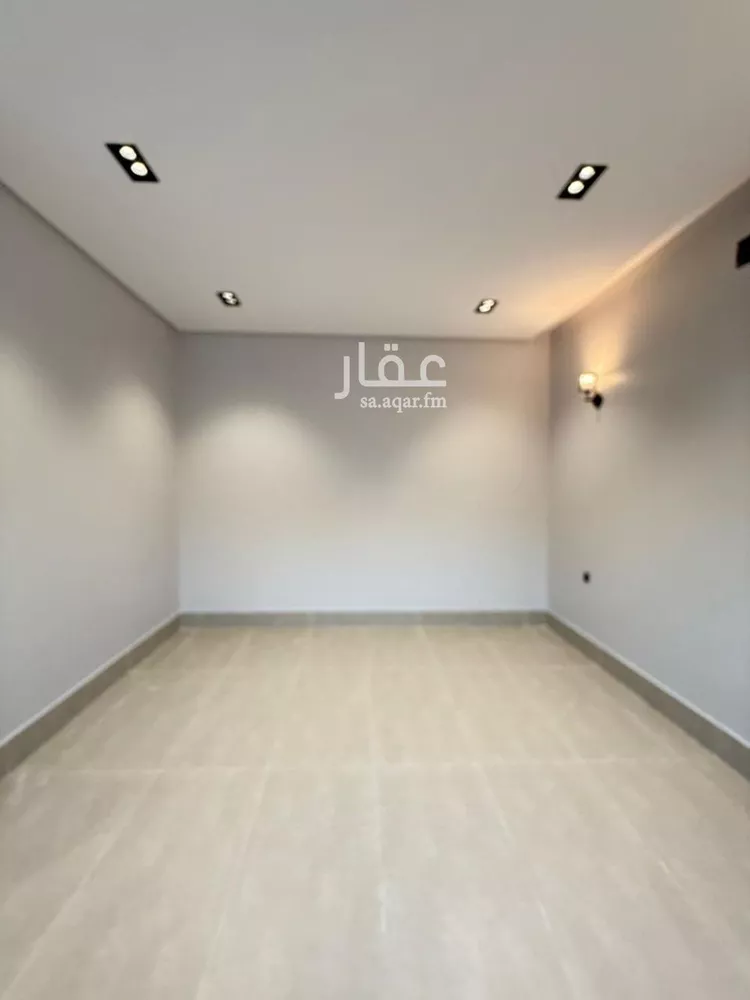 فيلا للبيع في شارع الفاخرة, حي عكاظ, مدينة الرياض, منطقة الرياض صورة 3