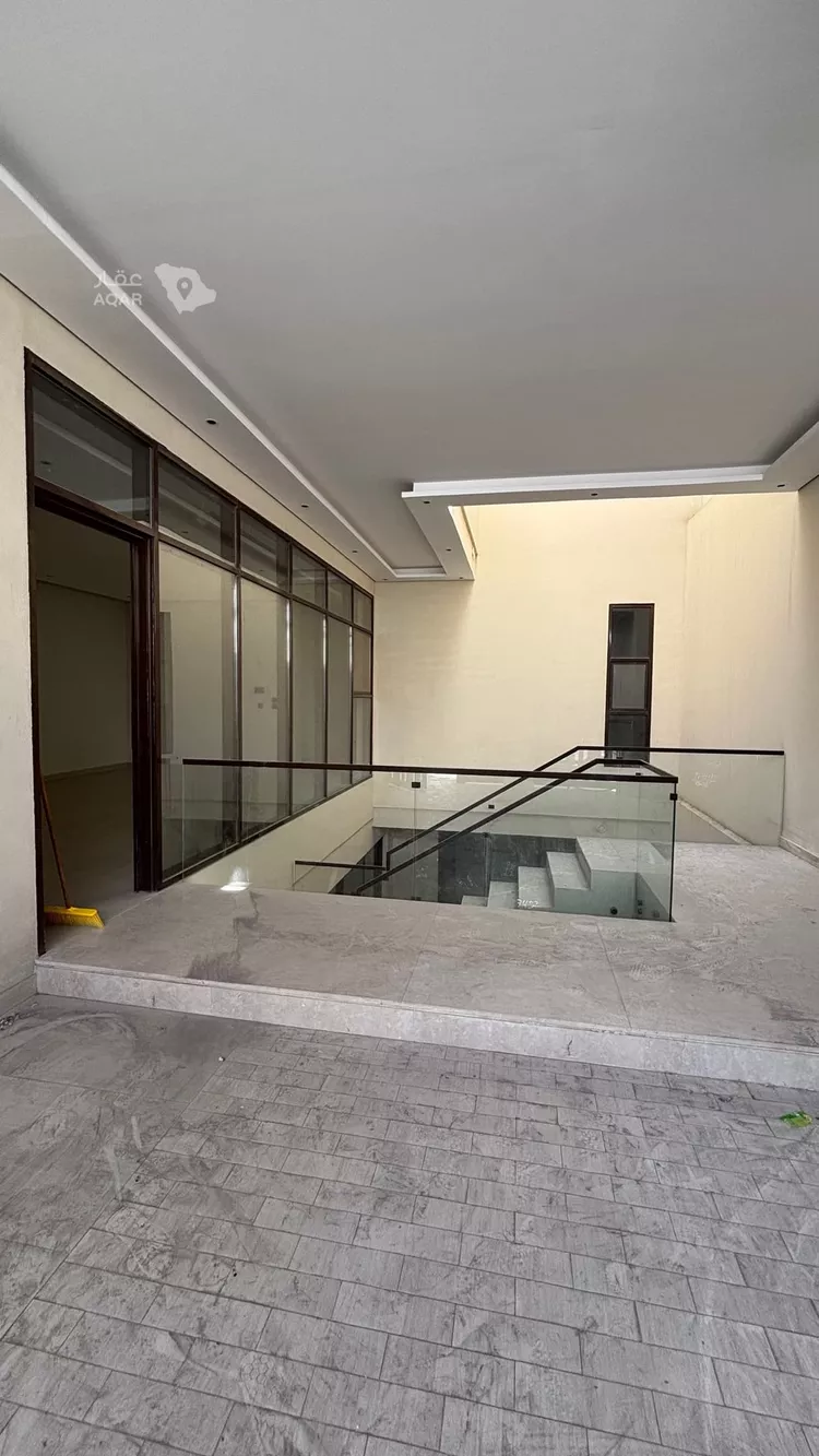 Floor for Sale in Riyadh Al Olaya 8