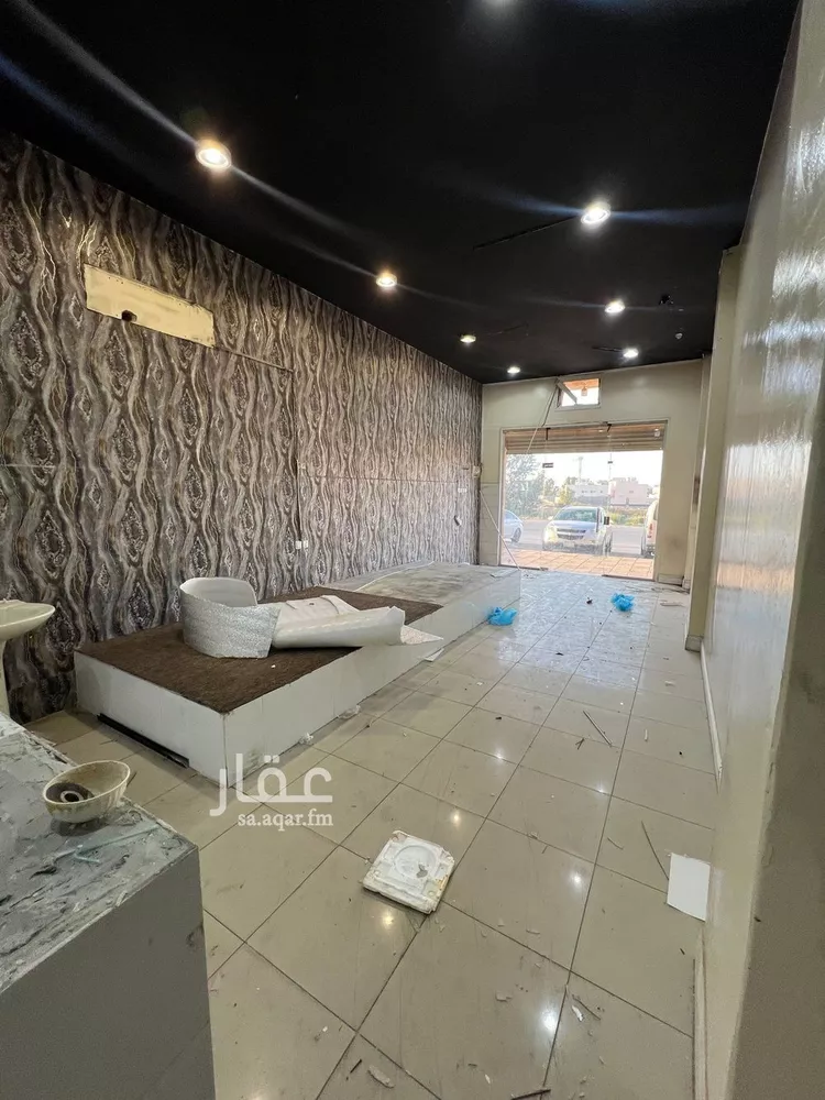 محل للإيجار في شارع خضيراء, حي الضاحي الغربي, مدينة بريدة, منطقة القصيم
