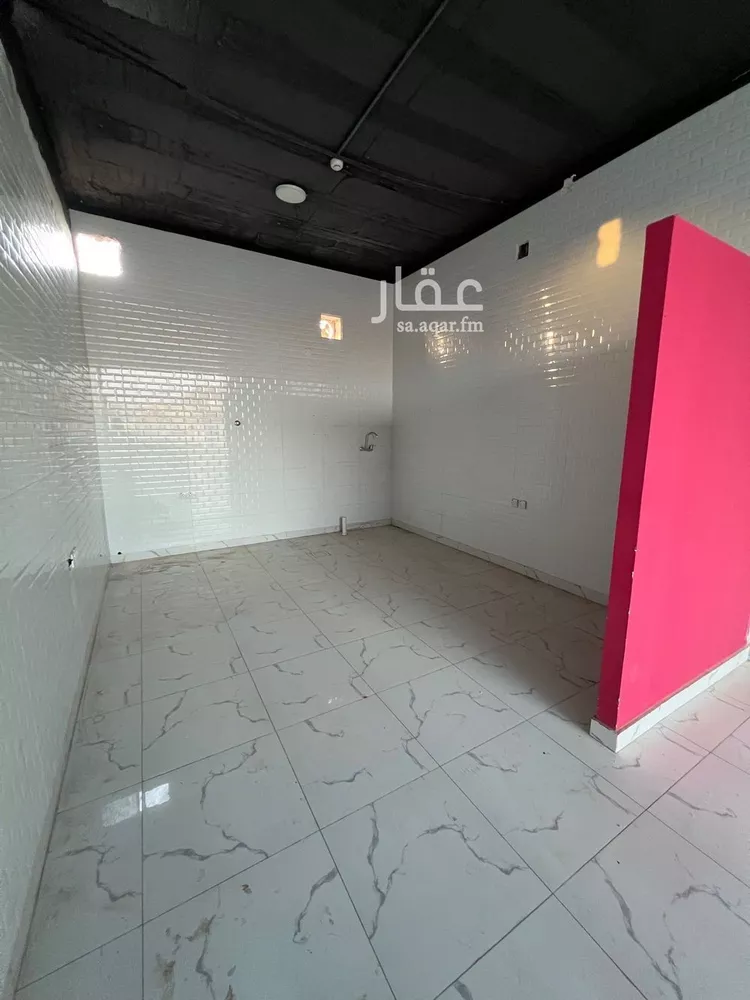 محل للإيجار في شارع الزين العراقي, حي الرمال, مدينة بريدة, منطقة القصيم صورة 2
