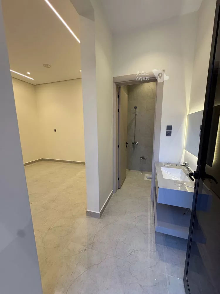 Villa for Sale in Buraydah Al Matar Al Qadim 5