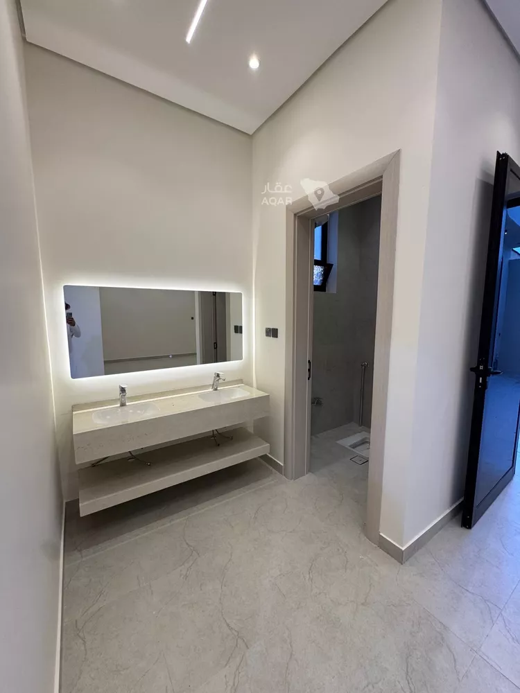 Villa for Sale in Buraydah Al Matar Al Qadim 9