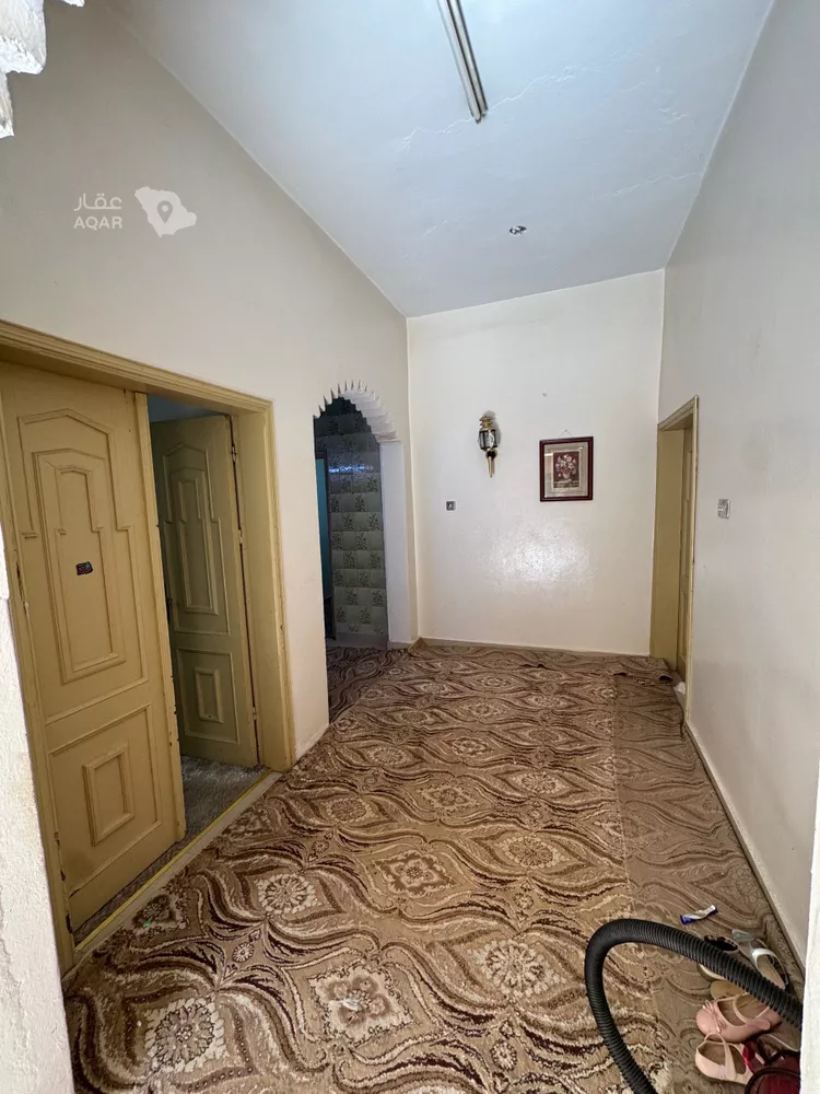 فيلا للبيع في شارع عيسى بن لهيعة, حي المطار القديم, مدينة بريدة, منطقة القصيم صورة 5