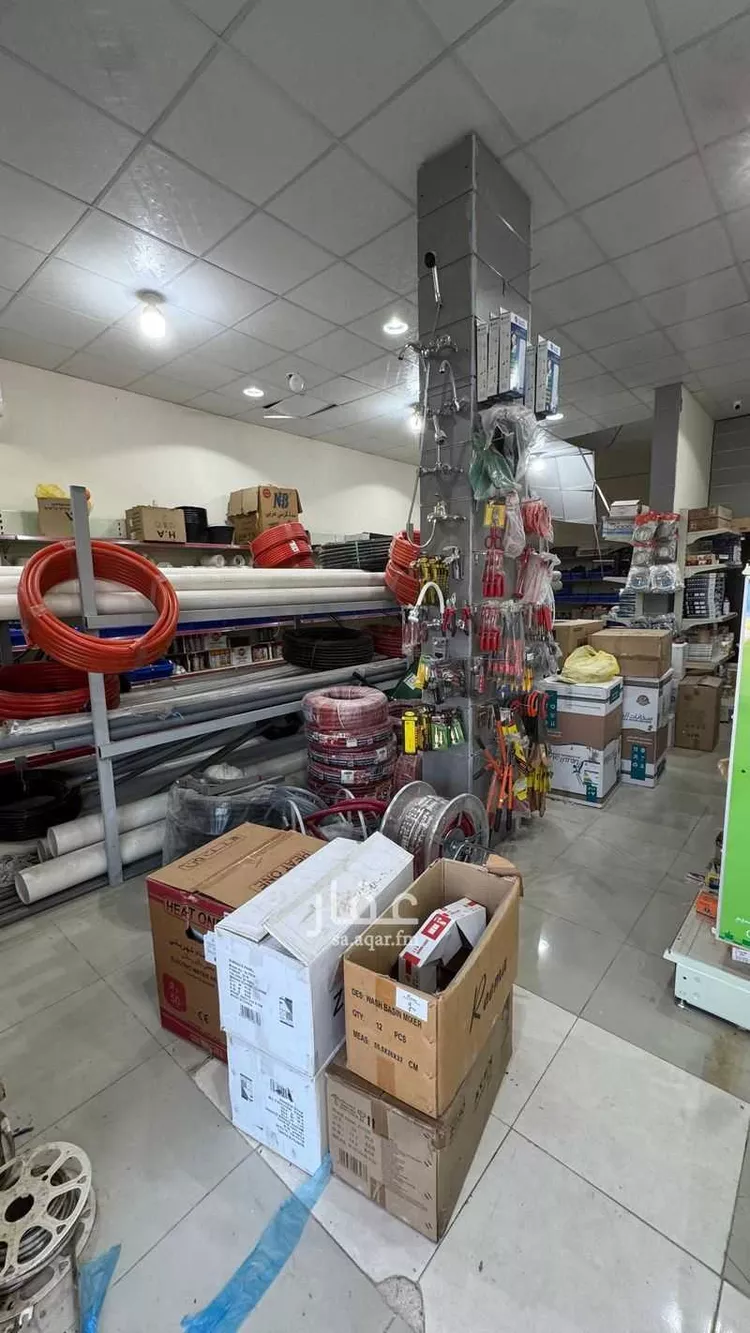 محل للبيع في شارع خضيراء, حي الضاحي الغربي, مدينة بريدة, منطقة القصيم صورة 5