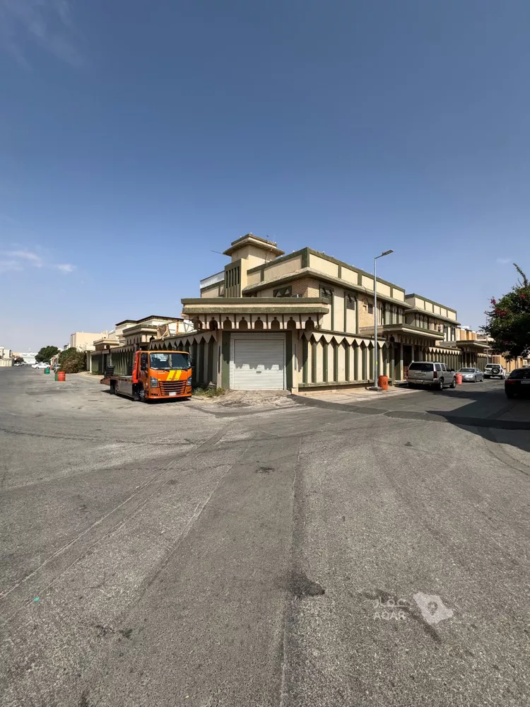 فيلا للبيع في شارع عيسى بن لهيعة, حي المطار القديم, مدينة بريدة, منطقة القصيم