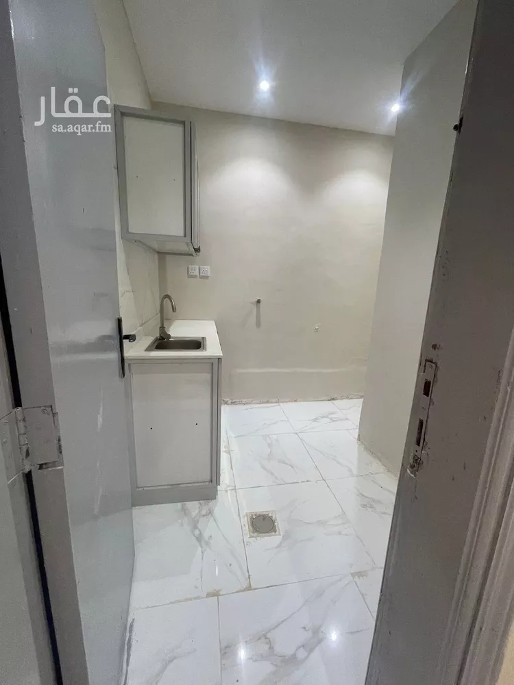 شقة للإيجار في شارع الشيخ عبدالله بن عبدان, حي الروضة, مدينة الرياض, منطقة الرياض صورة 2