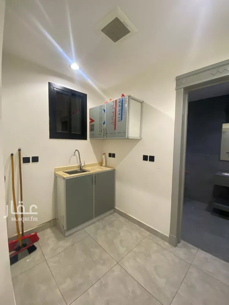 شقة للإيجار في شارع الشيخ صالح بن عبدالعزيز بن عبدالرحمن, حي السويدي الغربي, مدينة الرياض, منطقة الرياض صورة 5