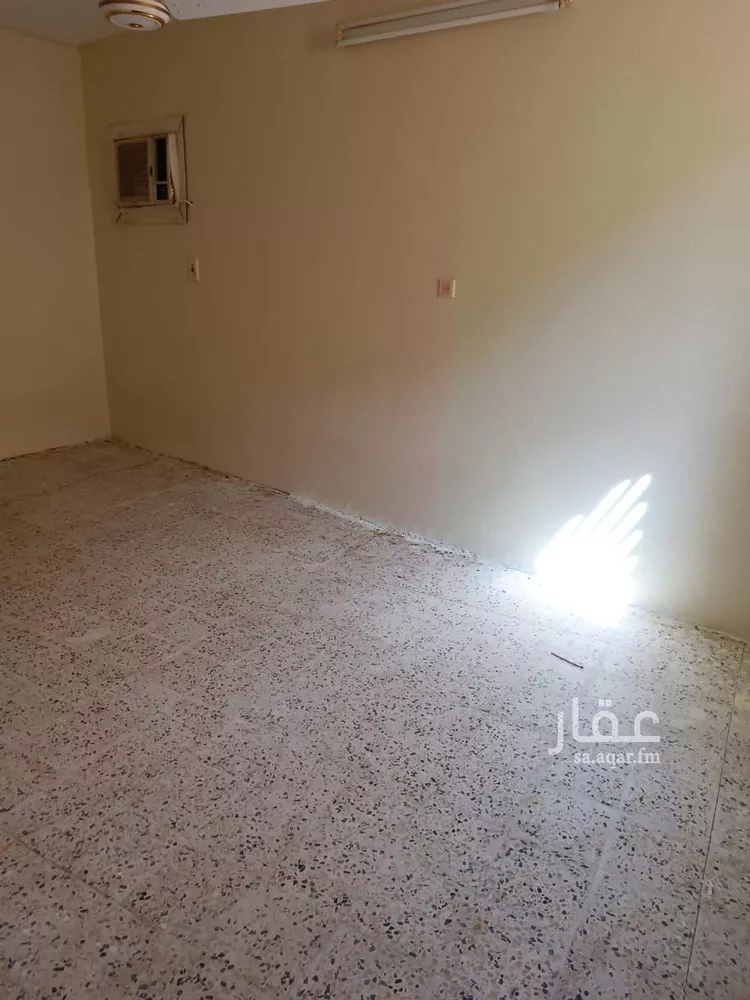 شقة للإيجار في شارع عبيدالله بن الحارث بن عمرو, حي السادة, مدينة بريدة, منطقة القصيم