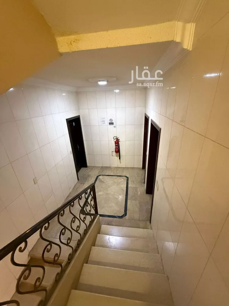 عمارة للبيع في شارع عنيزه, حي العقربية, مدينة الخبر, المنطقة الشرقية صورة 3