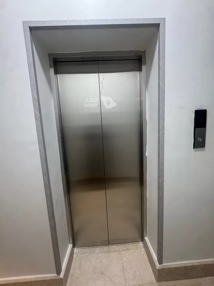Building for Rent in Jeddah Al Faisaliah 9