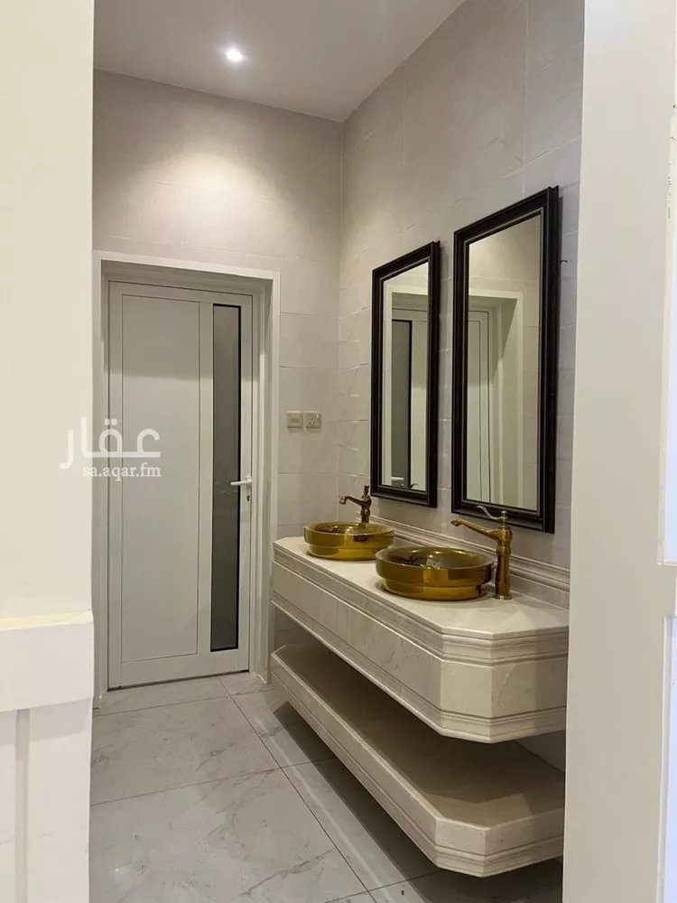 فيلا للبيع في شارع عبدالرحمن صباغ, حي القيروان, مدينة الرياض, منطقة الرياض