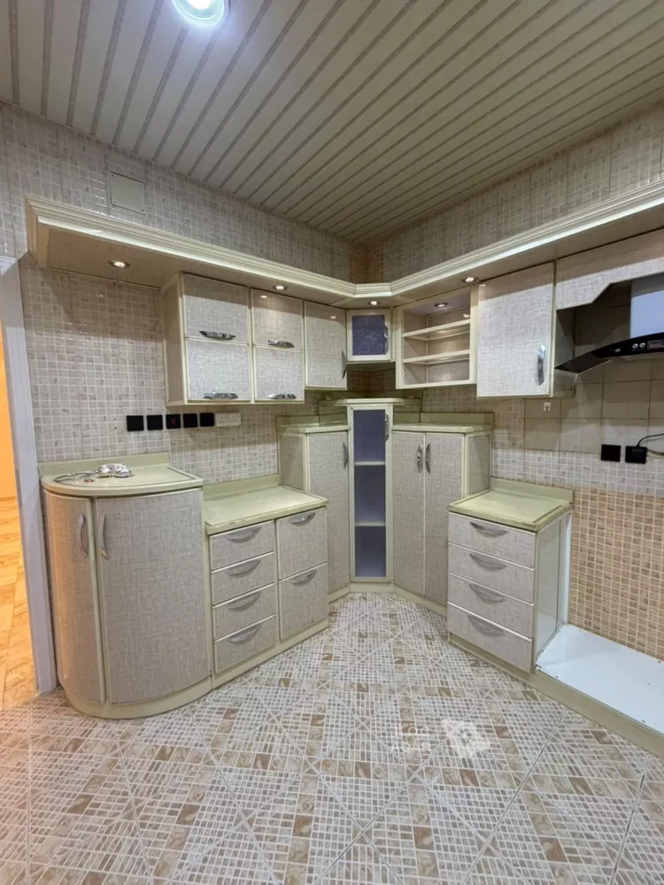 Floor for Rent in Riyadh Ar Rimal 16