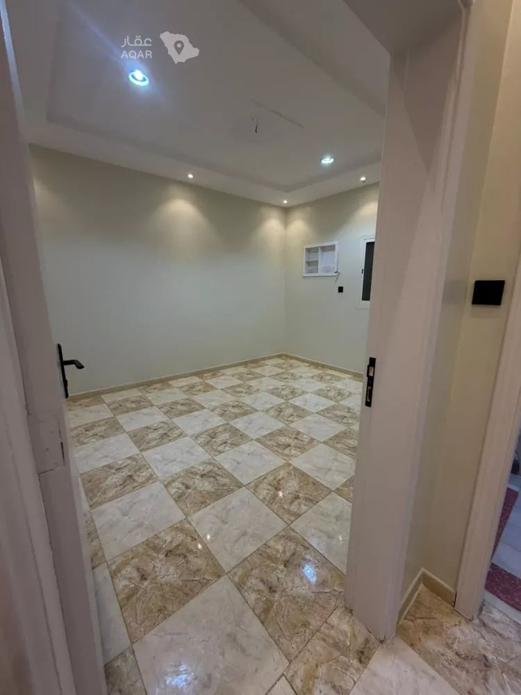Floor for Rent in Riyadh Ar Rimal 20