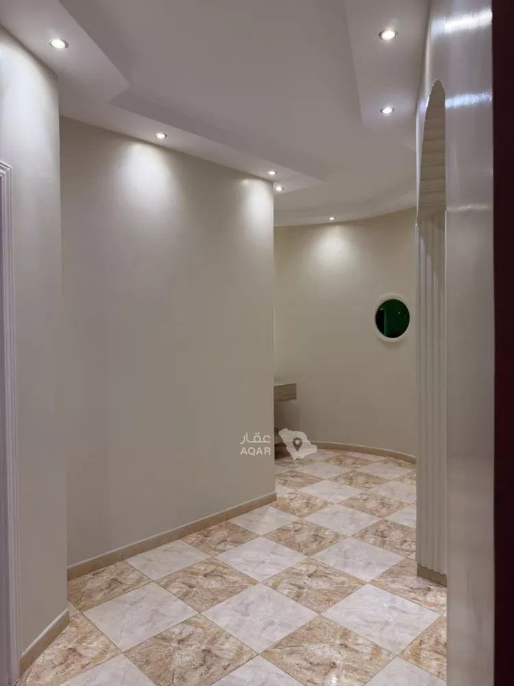 Floor for Rent in Riyadh Ar Rimal 5