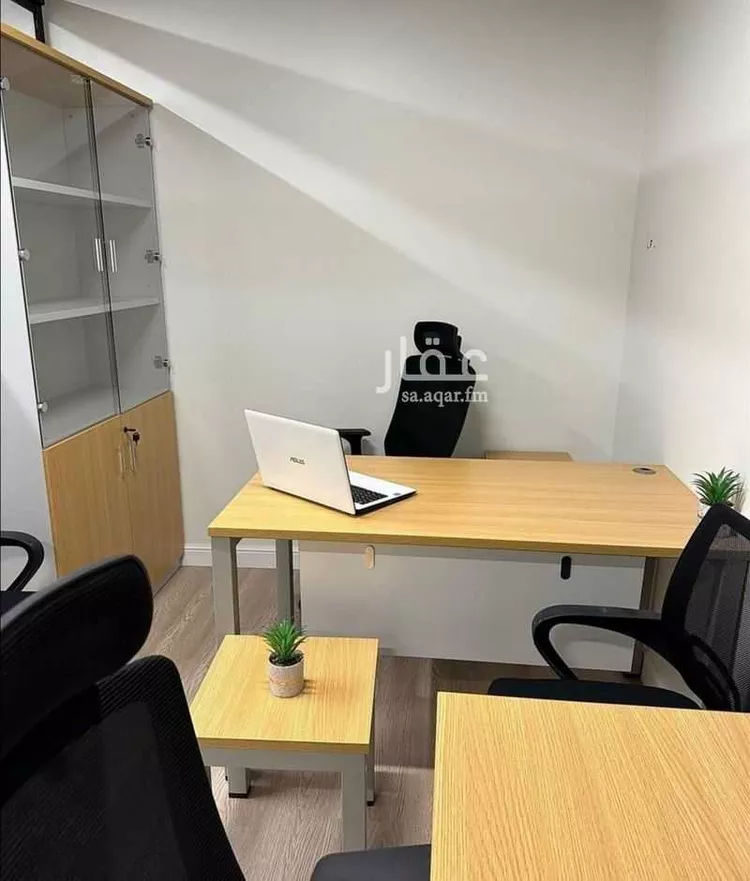 مكتب تجاري للإيجار في شارع ابن كثير, حي الملك عبدالعزيز, مدينة الرياض, منطقة الرياض