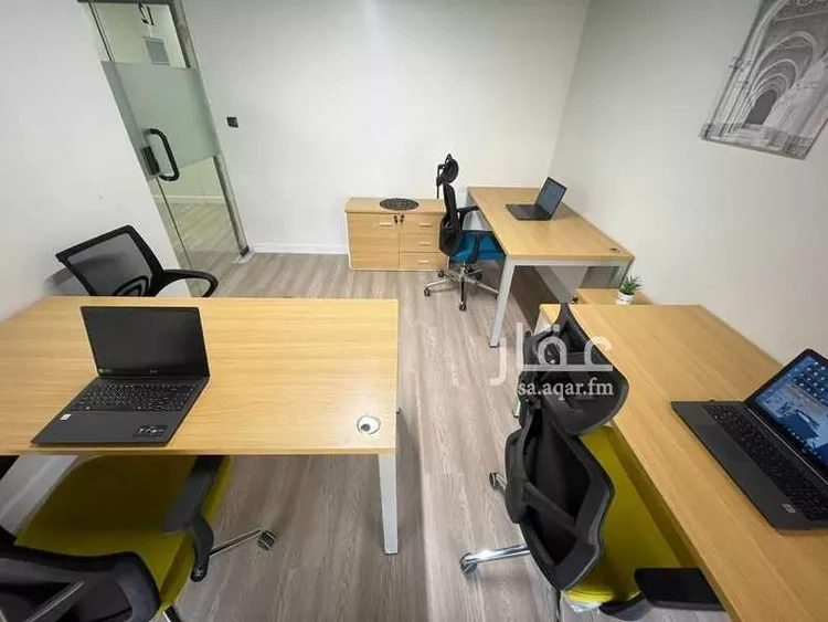 مكتب تجاري للإيجار في شارع ابن كثير, حي الملك عبدالعزيز, مدينة الرياض, منطقة الرياض صورة 2