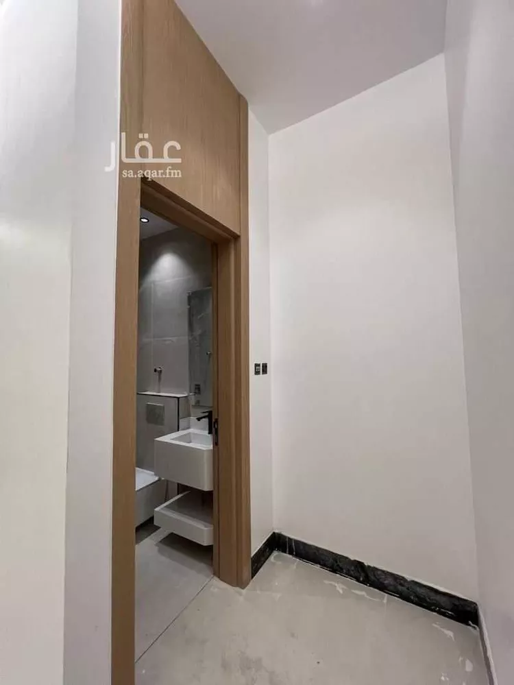 فيلا للبيع في شارع عوف ابن عفراء, حي الهدا, مدينة المزاحمية, منطقة الرياض 8