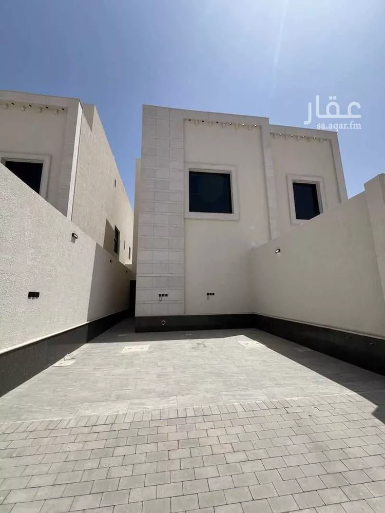 Floor for Sale in Al Muzahimiyah Al Hada