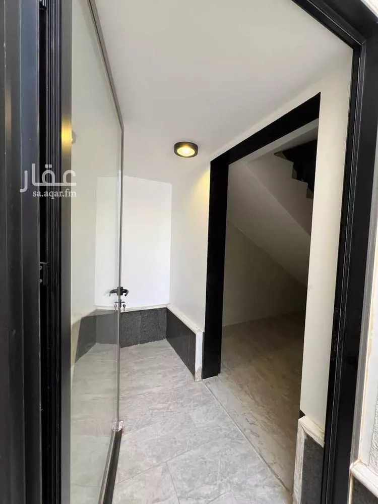 دور للبيع في شارع عوف ابن عفراء, حي الهدا, مدينة المزاحمية, منطقة الرياض 8