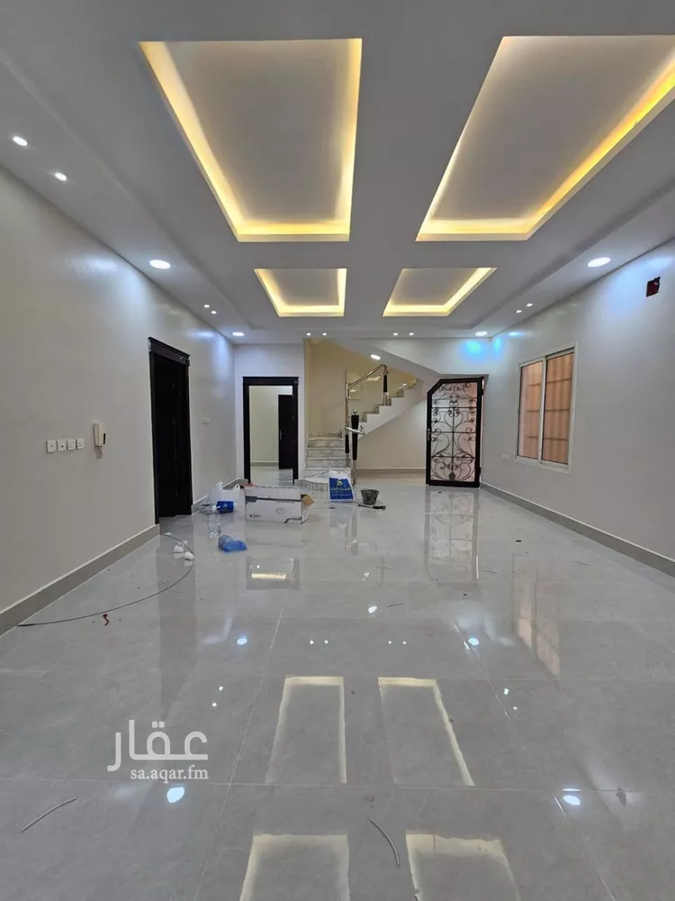 فيلا للبيع في شارع عمر مكرم, حي الرمال, مدينة الرياض, منطقة الرياض صورة 2