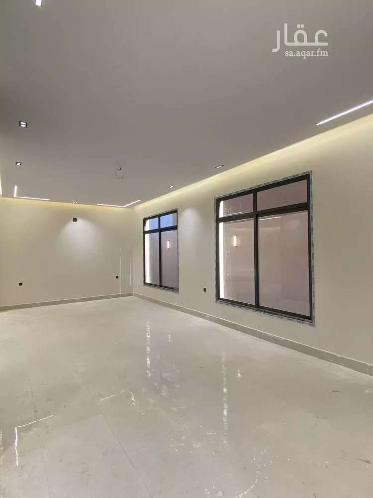 فيلا للبيع في شارع حمزة القبيطي, حي الرمال, مدينة الرياض, منطقة الرياض صورة 2