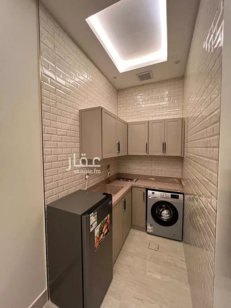 عمارة للبيع في شارع  جابر الاحمد الصباح, حي إشبيلية, مدينة الرياض, منطقة الرياض