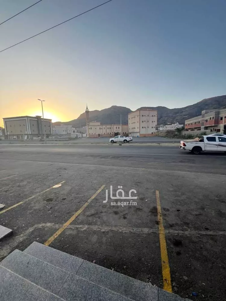 محل للبيع في شارع محمد ابن سعود, حي الوعد, مدينة محائل, منطقة عسير صورة 2