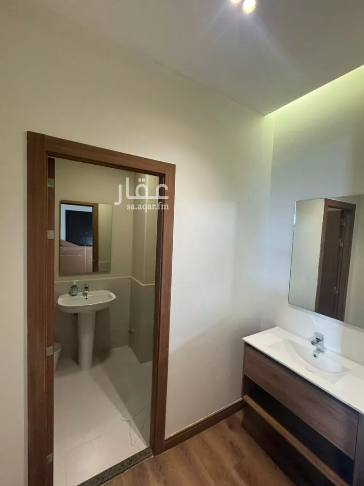 فيلا للإيجار في شارع إبراهيم الوزان, حي مطار الملك خالد الدولي, مدينة الرياض, منطقة الرياض صورة 2