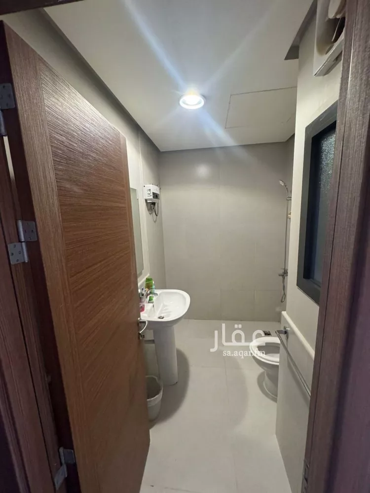 فيلا للإيجار في شارع إبراهيم الوزان, حي مطار الملك خالد الدولي, مدينة الرياض, منطقة الرياض صورة 4