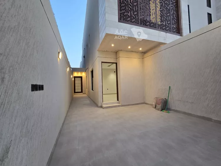 دور للبيع في شارع يوسف بن تاشفين, حي طويق, مدينة الرياض, منطقة الرياض 11